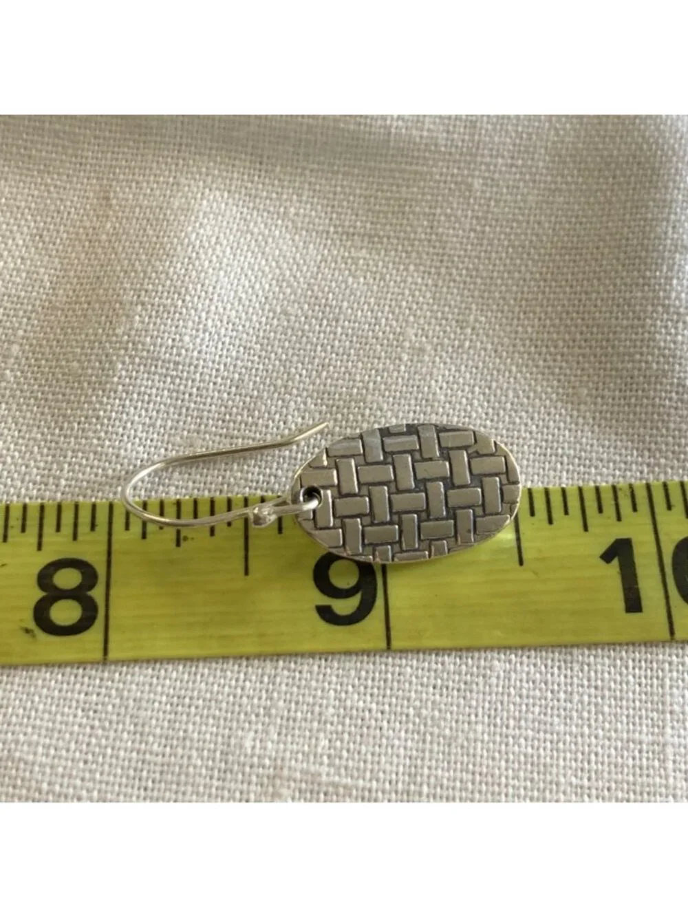 N/A oval dangle